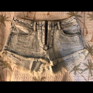 High rise Kendall and Kylie shorts
